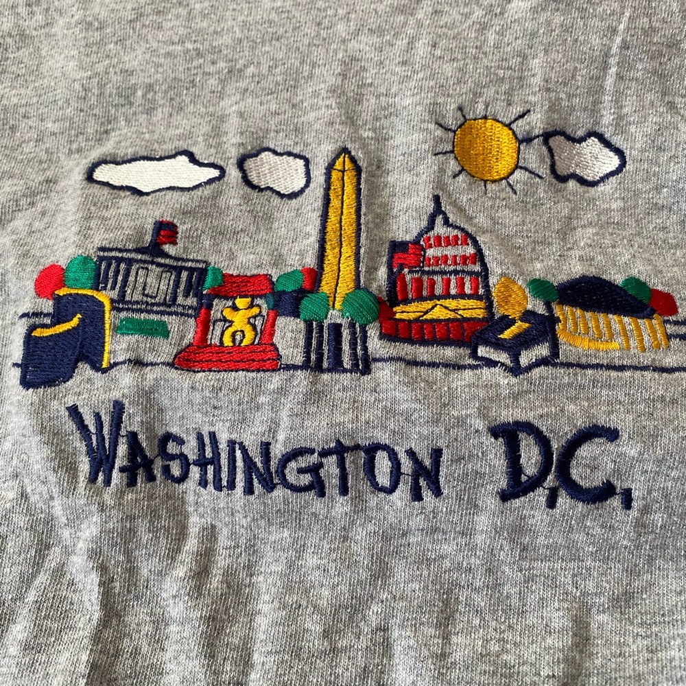 Kid's Size M Delta Pro Weight Heather Gray Embroidered Washington DC Tee
